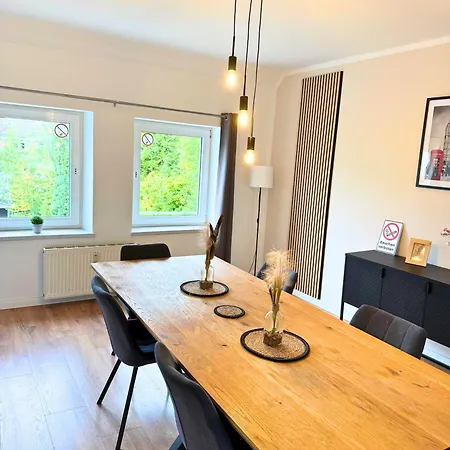 Apartment Lofty Maisonette Wohnung, A Lage, 10 Min Zur Messe Fuer Bis Zu 6 Personen *